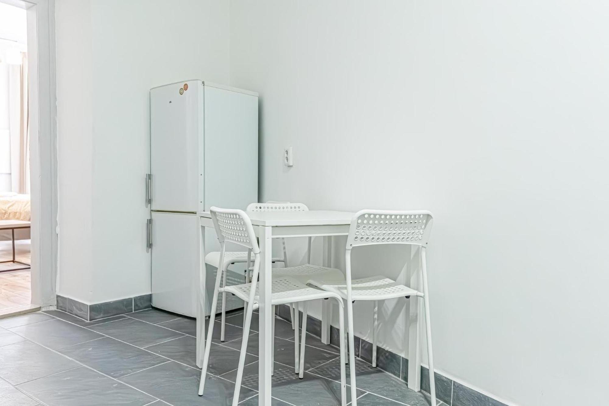 Lovely 1br In Prime Location Of * Viena